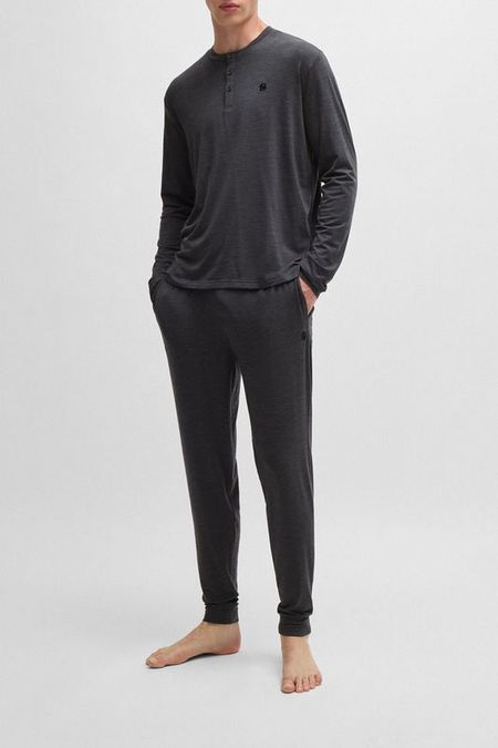 Пижама из футболки и брюк BOSS 11790₽