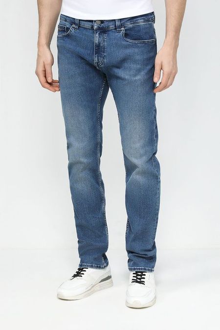 Джинсы с эффектом потертости BOSS 9490₽