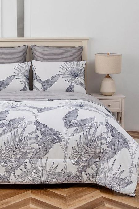 Комплект сатиновый с одеялом Ришелье Sofi De MarkO 20000₽