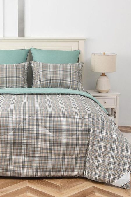 Комплект сатиновый с одеялом Ришелье Sofi De MarkO 20000₽