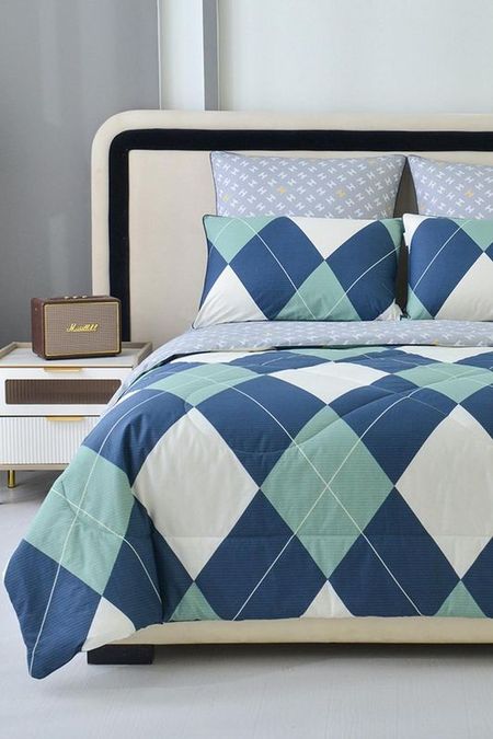 Комплект сатиновый с одеялом Ришелье Sofi De MarkO 24700₽