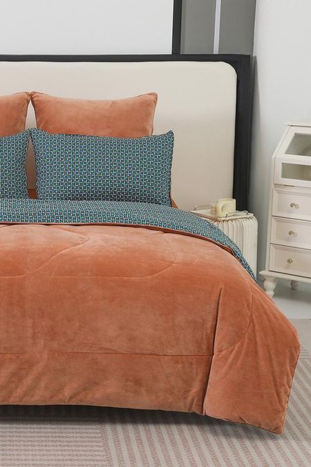 Комплект велюровый с одеялом Роберто Sofi De MarkO 19930₽