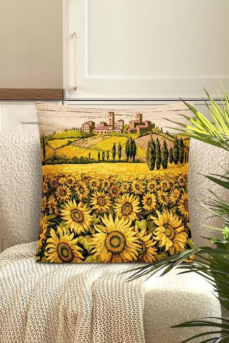 Наволочка декоративная из гобелена с принтом Подсолнухи Le Gobelin 750₽