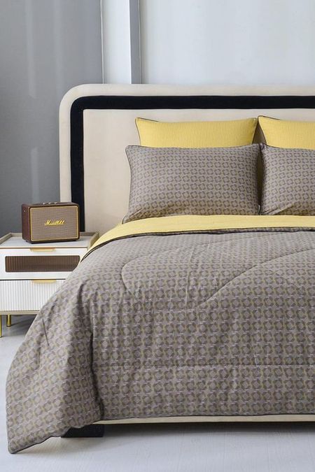 Комплект сатиновый с одеялом Ришелье Sofi De MarkO 20000₽