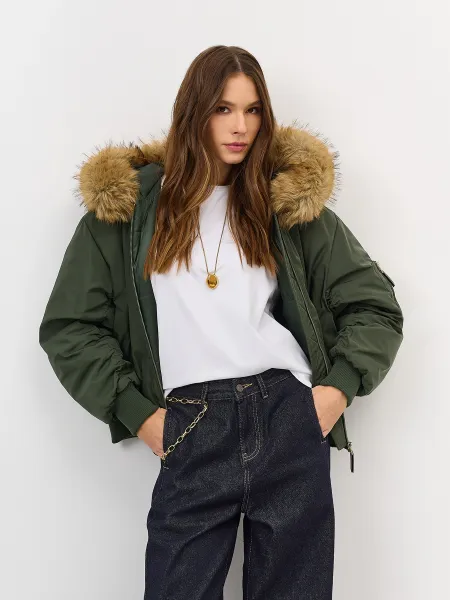 Яркий бомбер с искусственным мехом SAVAGE 12999₽