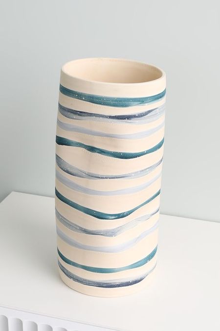 Ваза керамическая с принтом Lines COINCASA 5242₽