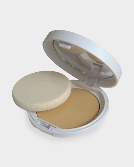 Невесомая компактная минеральная пудра MOISTO-LABO, тон: светлая охра №1