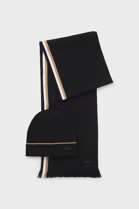 Комплект из шапки и шарфа BOSS 17990₽