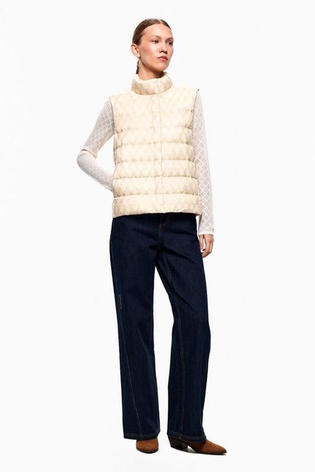 Жилет утепленный с воротником стойкой DREAMS by Alena Akhmadullina 8542₽