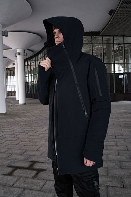 Куртка утепленная с капюшоном и декоративными молниями MAYTRY 14250₽