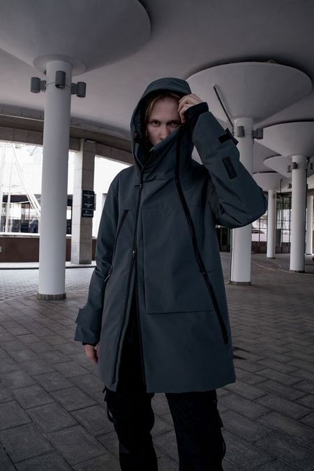 Куртка утепленная с капюшоном и декоративными молниями MAYTRY