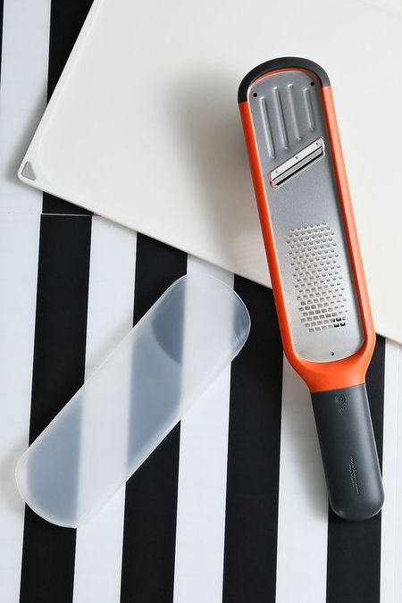 Терка и слайсер 2-в-1 Handi-Grate Joseph Joseph 2242₽