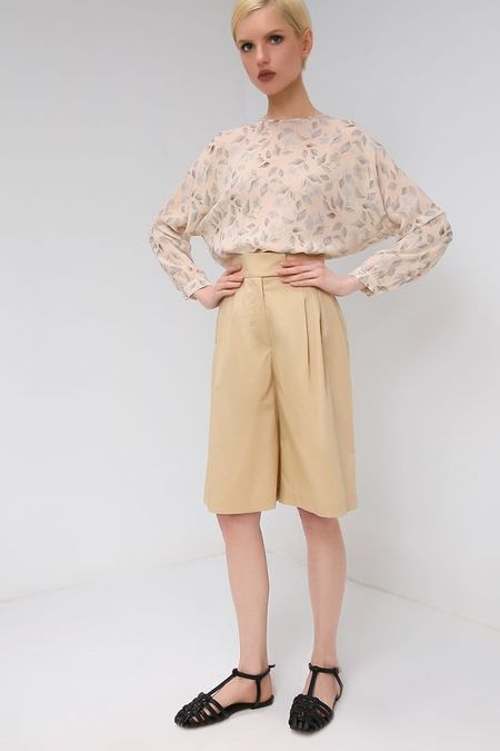 Шорты бермуды с защипами SABRINA SCALA 1635₽