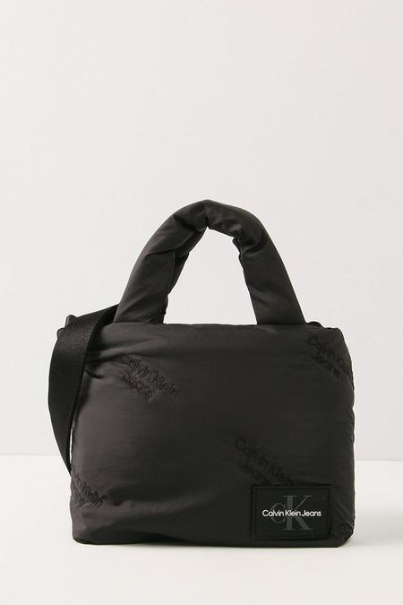 Сумка шоппер из мягкого нейлона Puffy aop Calvin Klein 5617₽