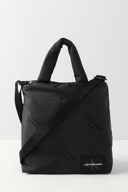 Сумка шоппер с логотипом бренда Puffy aop Calvin Klein 7490₽