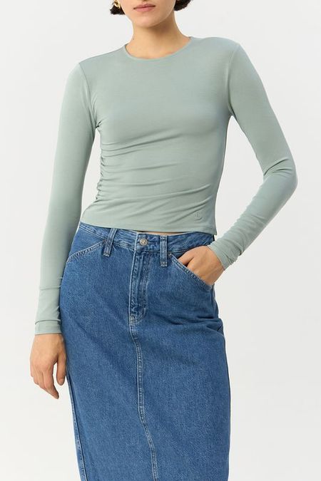 Лонгслив однотонный Calvin Klein Jeans 6967₽