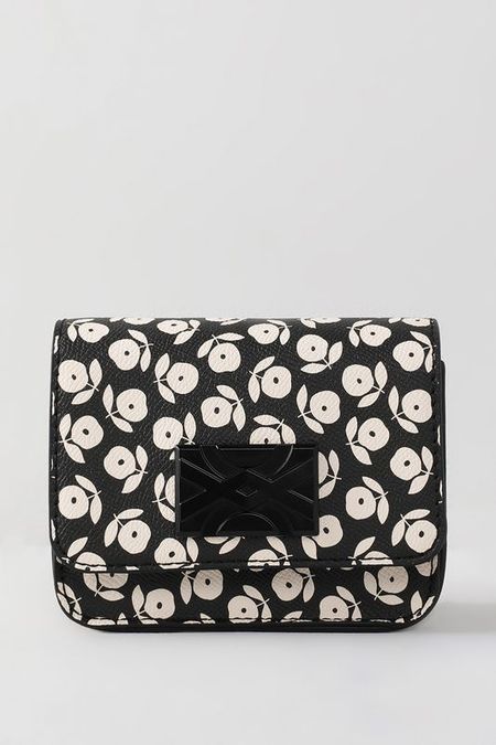 Сумка на ремешке Benetton 2190₽