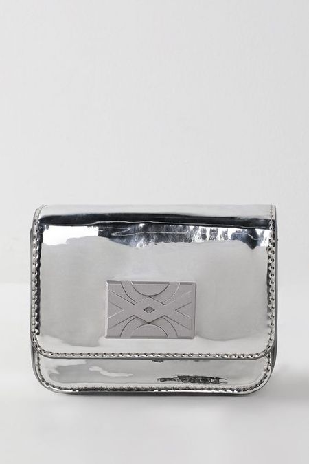 Сумка на ремешке Benetton 2190₽