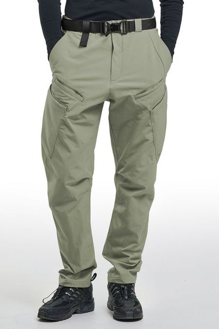 Брюки зауженные с карманами MAYTRY