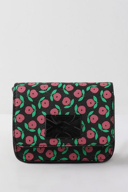 Сумка на ремешке Benetton 2190₽