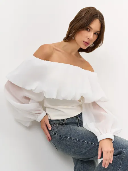 Романтичная блузка с отрытыми плечами SAVAGE 5999₽