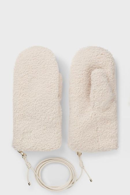 Варежки утепленные HUGO 8990₽