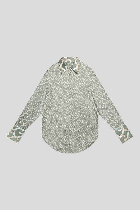 Рубашка атласная с принтом Guess 9217₽