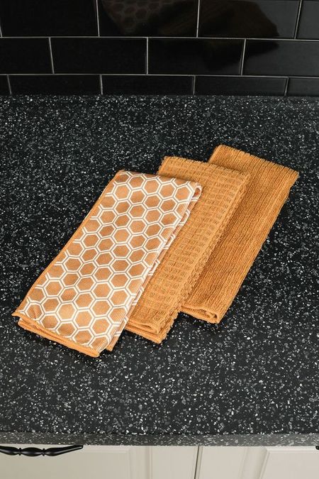 Набор из трех кухонных полотенец Essential Tiseco