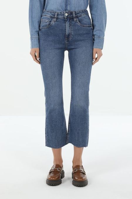 Джинсы с эффектом потертости укороченные OVS 2407₽