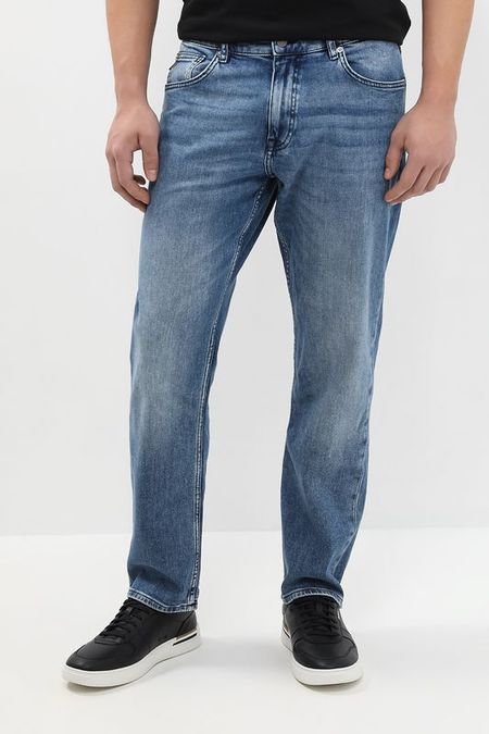 Джинсы с эффектом потертости BOSS 9547₽