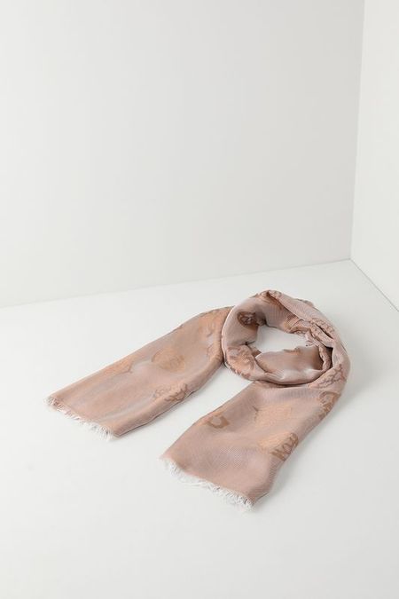 Шарф с принтом Guess 3930₽