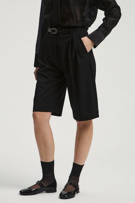 Шорты с защипами Nume 2932₽