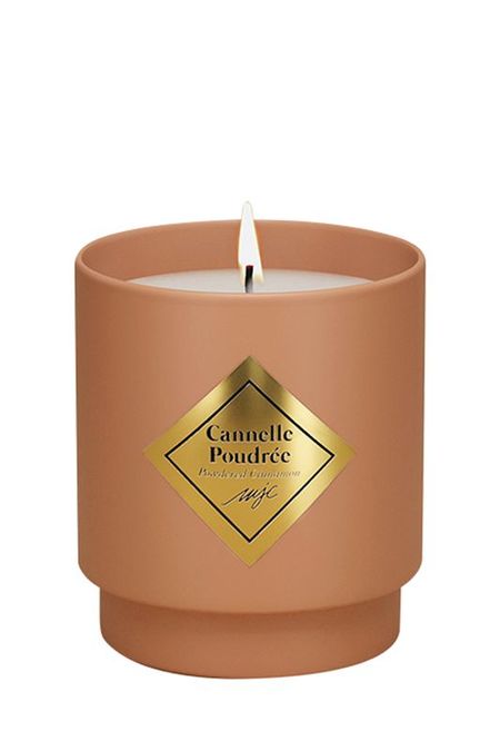 Аромасвеча с позолоченным браслетом с коралловыми бусинами Припудренная Корица My Jolie Candle