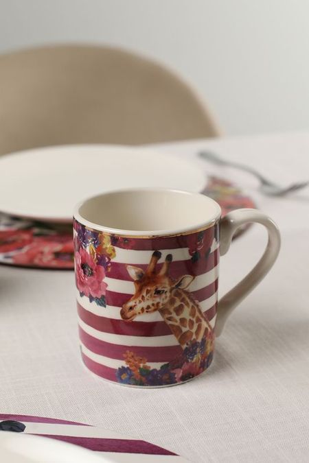 Кружка фарфоровая с принтом Wild At Heart Giraffe Kitchen Craft 517₽