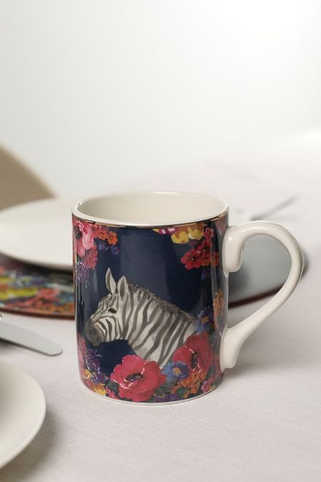 Кружка фарфоровая с принтом Wild At Heart Zebra Kitchen Craft 517₽