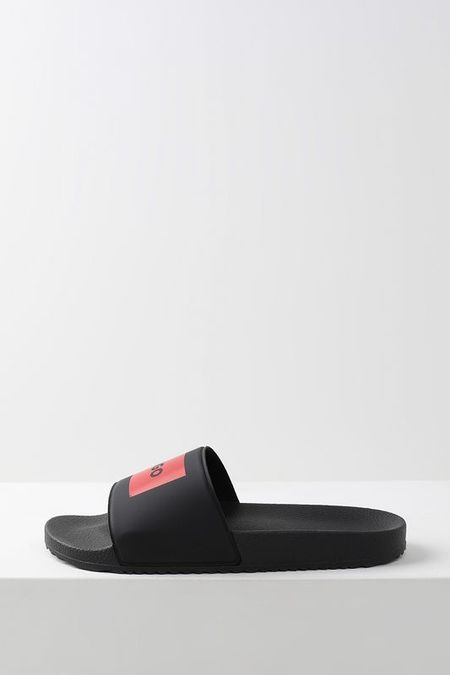 Пантолеты-шлепанцы с логотипом HUGO 3825₽