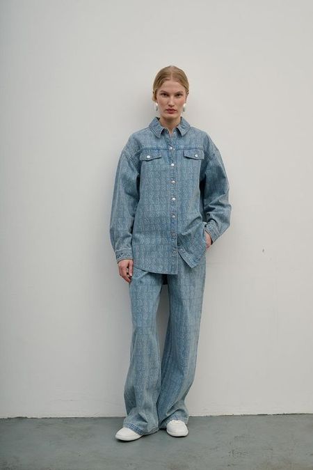 Рубашка джинсовая с принтом DREAMS by Alena Akhmadullina 6367₽