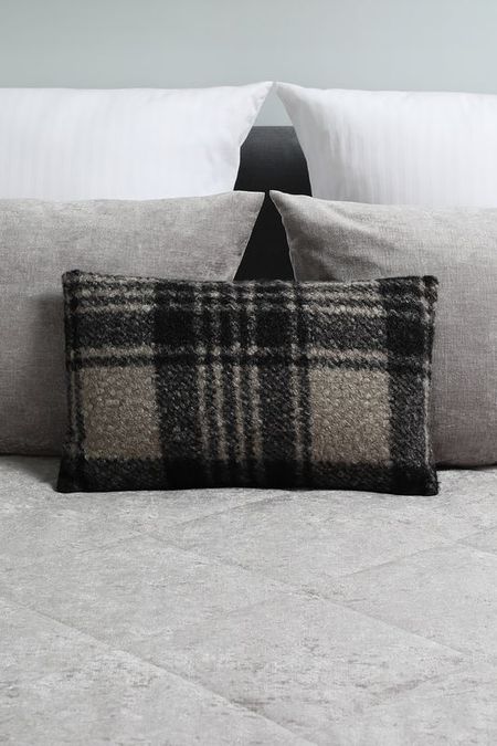 Подушка декоративная в клетку COSY HOME 1342₽