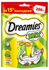 Лакомство для взрослых кошек Dreamies Mix подушечки с курицей и мятой
