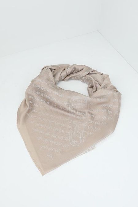 Платок с принтом из монограмм бренда Guess 4080₽