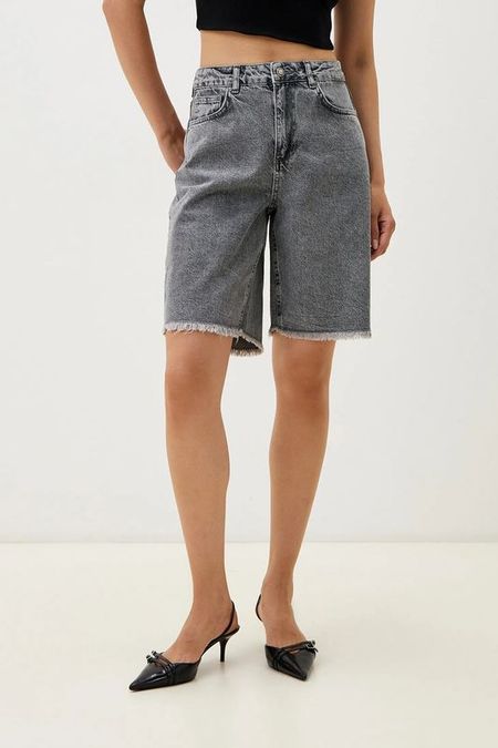 Шорты джинсовые с необработанным краем Urban Tiger 5100₽