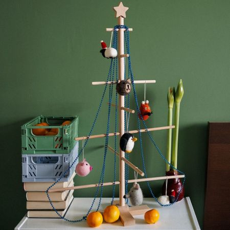 Деревянная новогодняя самосборная елка Friend Function с ароматом хвои 4000₽