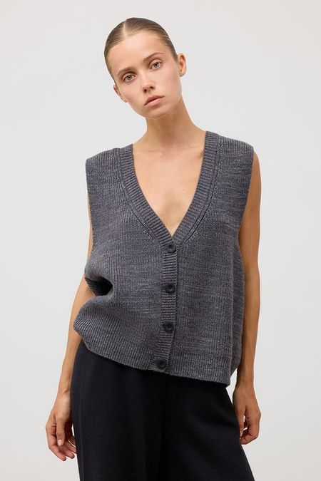 Жилет VERY NEAT 6742₽