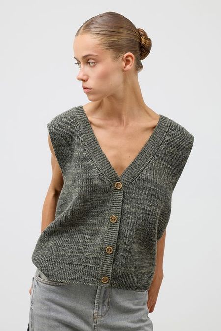 Жилет VERY NEAT 6742₽