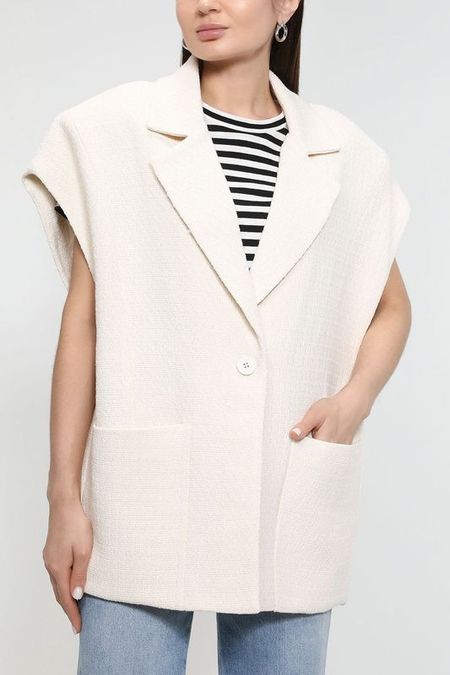 Однотонный жилет широкими плечами Silvian Heach 6892₽