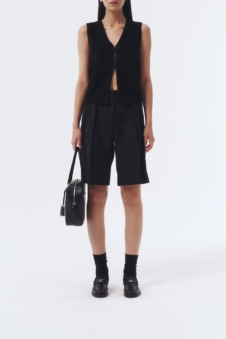 Однотонный вязанный жилет Dunst 5092₽