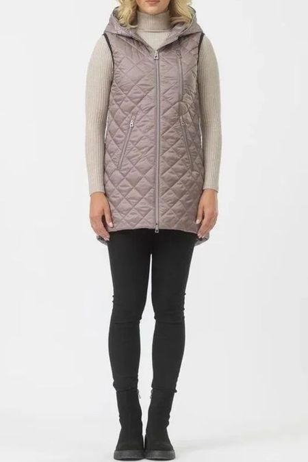 Жилет стеганый с капюшоном AVI 11625₽