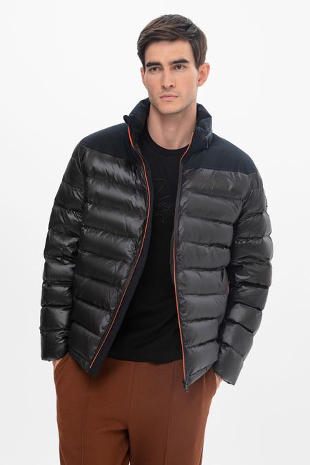 Куртка стеганая с потайным капюшоном и водоотталкивающей обработкой 0₽