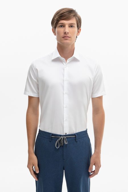 Белая хлопковая сорочка с коротким рукавом легкая в уходе 0₽