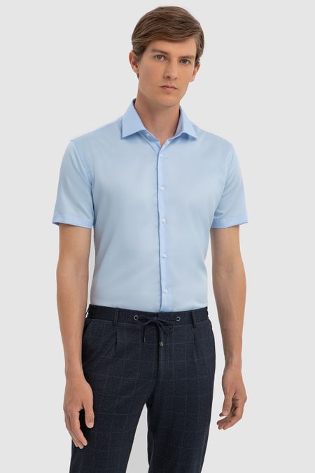 Хлопковая голубая сорочка с коротким рукавом легкая в уходе 0₽